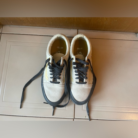 Limited Edition Lizzie Armanto Checkered black and white Vans - Picture 2 of 5